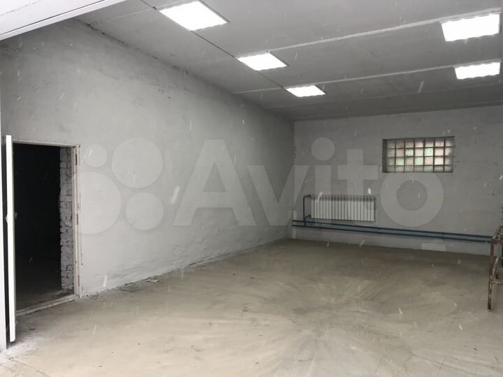 Гараж, > 30 м²