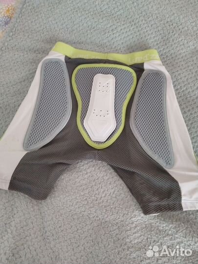 Защитные шорты WED'ZE