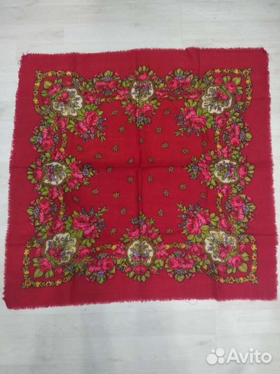 Платки с русским народным орнаментом