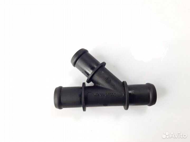 Тройник системы охлаждения Volkswagen Passat B7