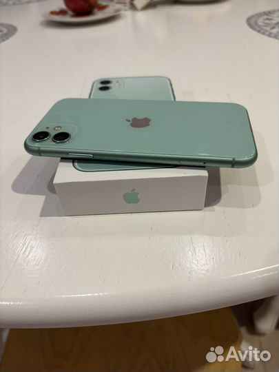 iPhone 11, 64 ГБ