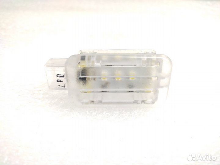 Плафон подсветки салона Land Rover Discovery 5