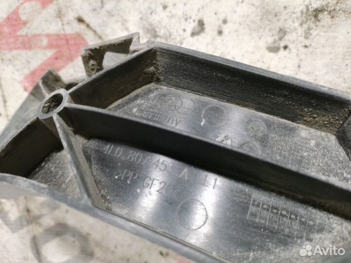 Крепление бампера заднее левое Audi Q7 внедорожник