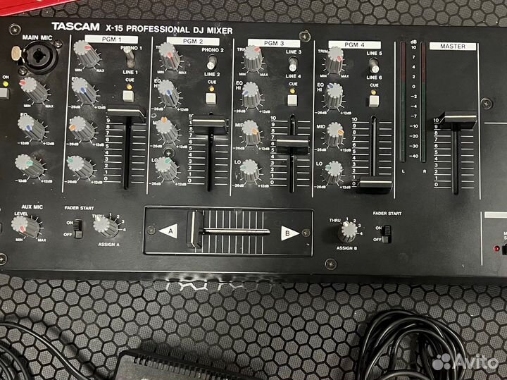 Микшерный пульт dj
