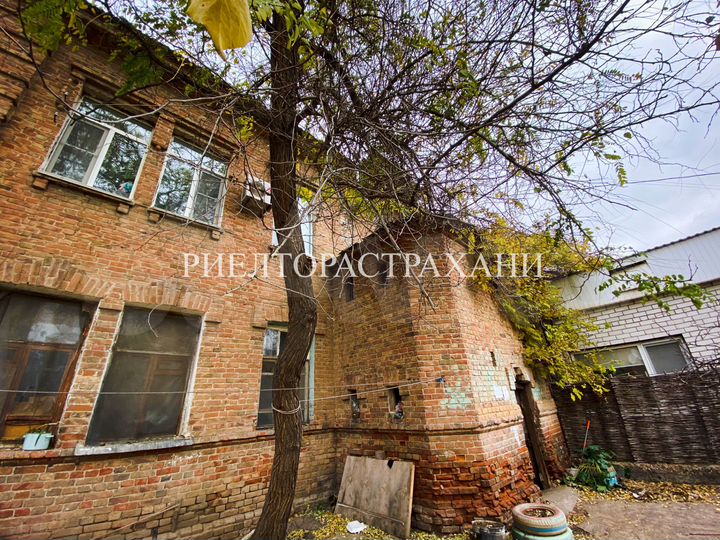 Комната 18 м² в 1-к., 1/2 эт.