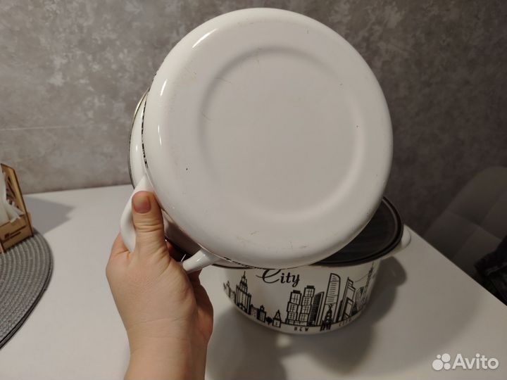 Набор эмалированных кастрюль