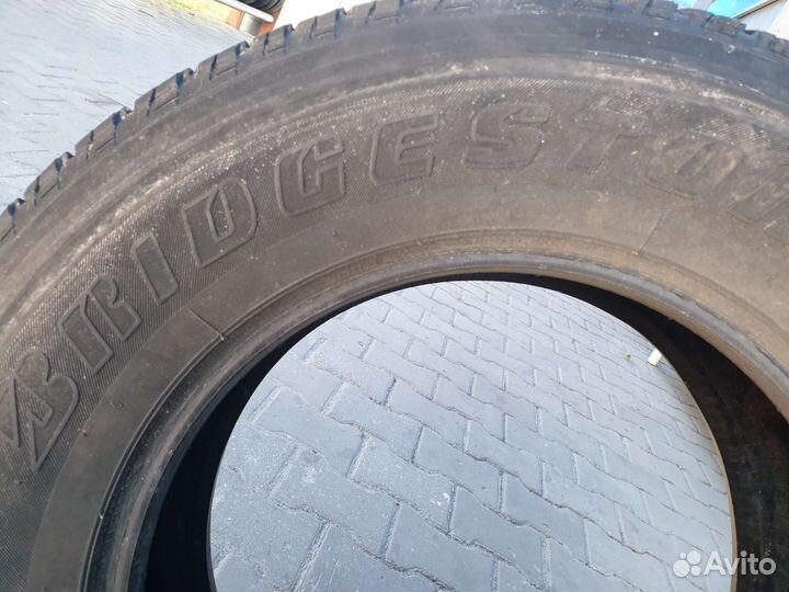 Bridgestone Dueler H/T 275/65 R17