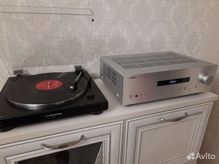 Аудиосистема: усилитель, напольная акустика