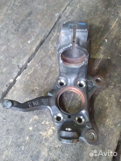 Поворотный кулак передний VAG разборка