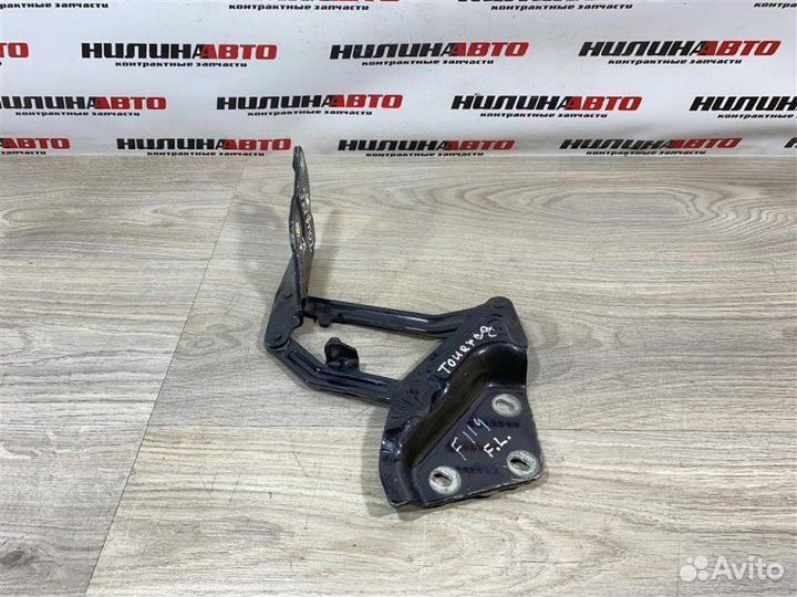 Петля капота левая Volkswagen Touareg 2.5 2004