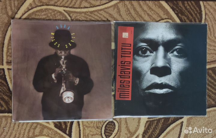 Miles Davis - Aura, Miles Davis - Tutu
