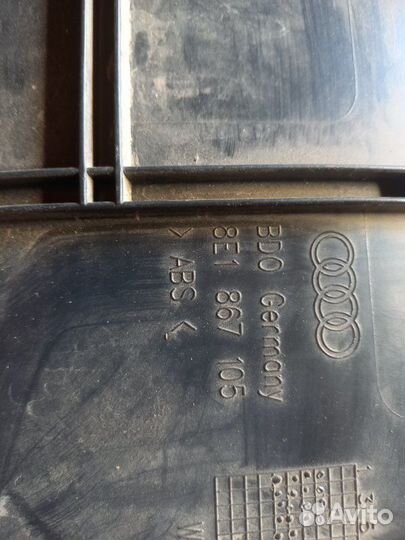 Обшивка карта двери передняя левая Audi A4