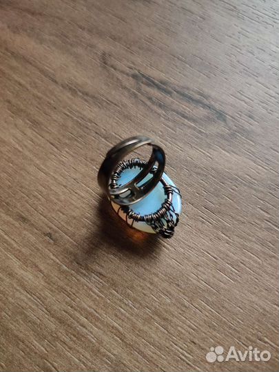 Кольцо лунный камень