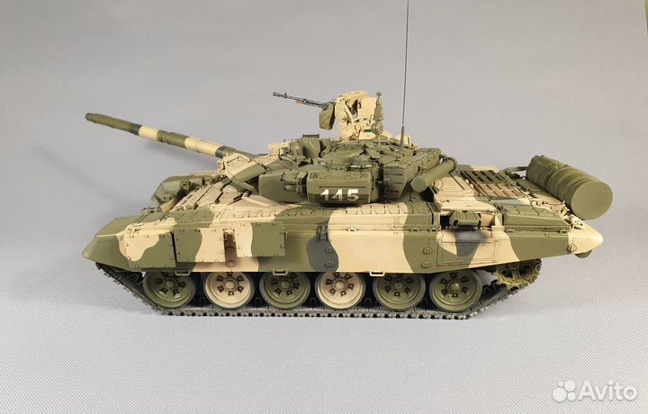 Танк Т-90 1/35 (собранный и окрашенный)