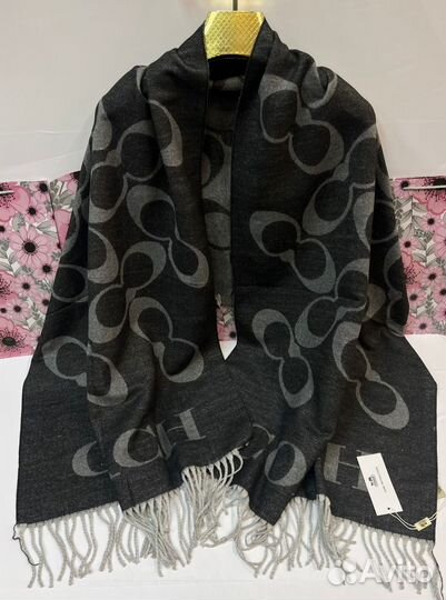 Палантин женский Coach