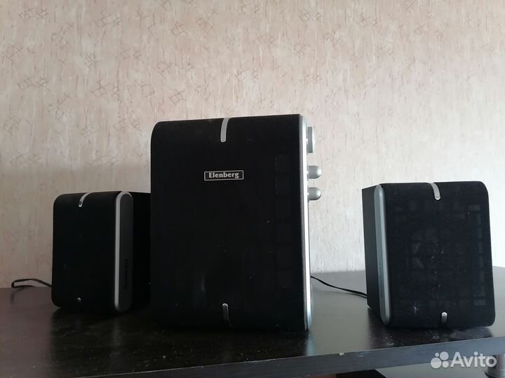 Компьютерные колонки с сабвуфером