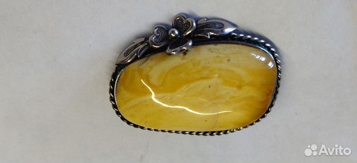 Брошь.пейзажный янтарь (желток) мельхиор. СССР