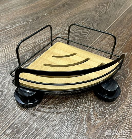 Угловая полка для ванной комнаты