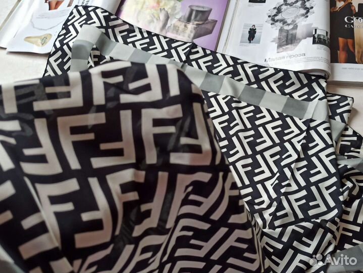 Платок Шаль Шелк Fendi ручная подшивка новый