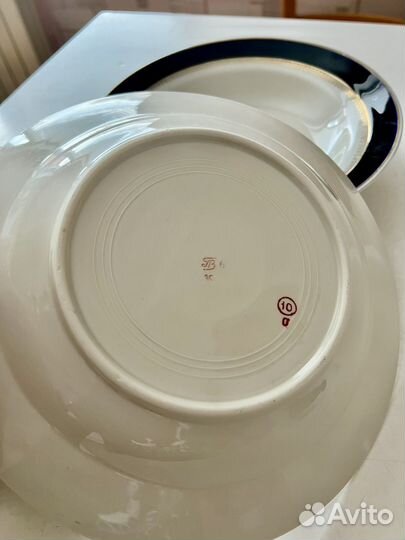 Фарфоровые тарелки