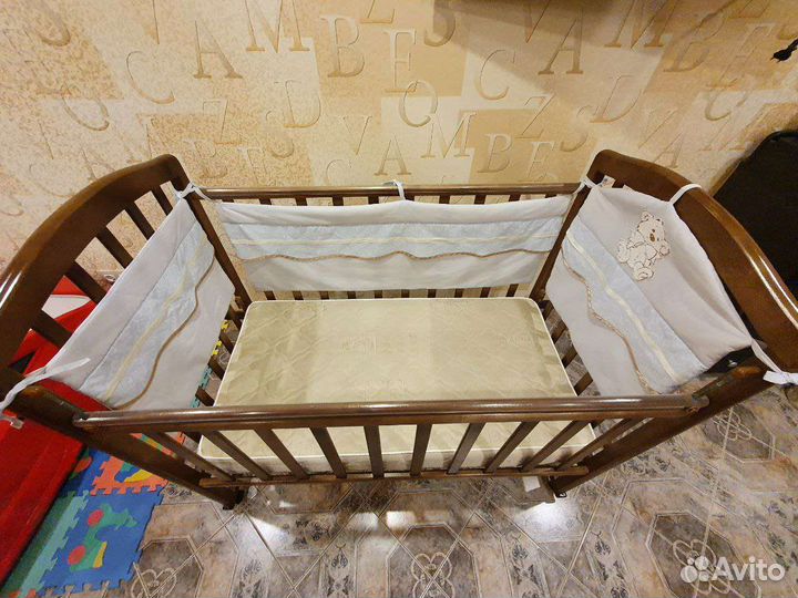 Детская кроватка