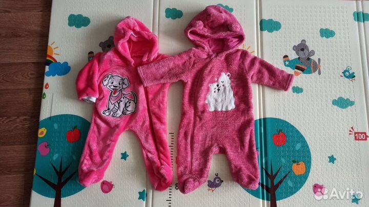 Много теплой одежды для девочки