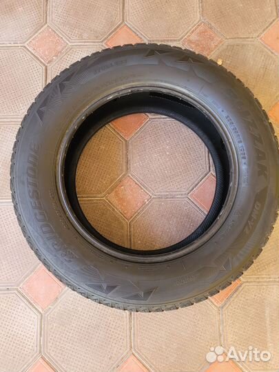 Bridgestone Blizzak DM-V2 235/65 R18