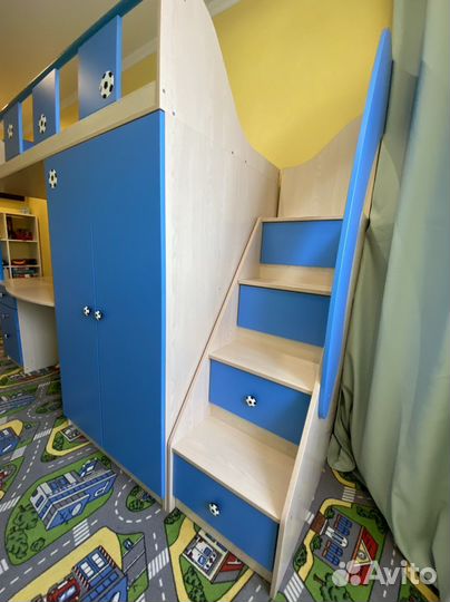 Кровать чердак со столом