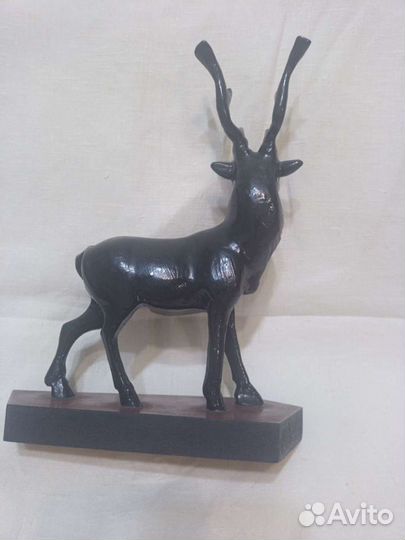Олень-статуэтка из СССР