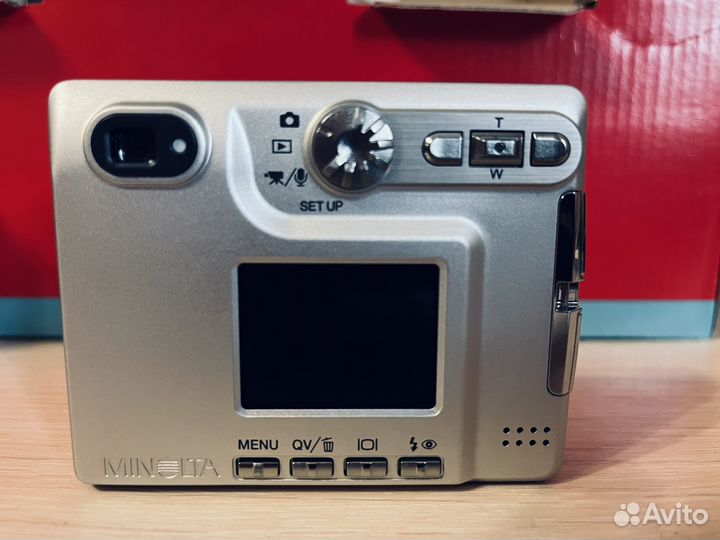 Компактный фотоаппарат Minolta Dimage Xt