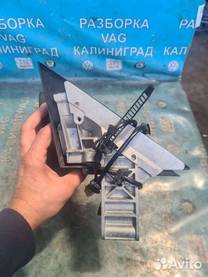 Зеркало левое. Ауди А4-B6. Кабриолет