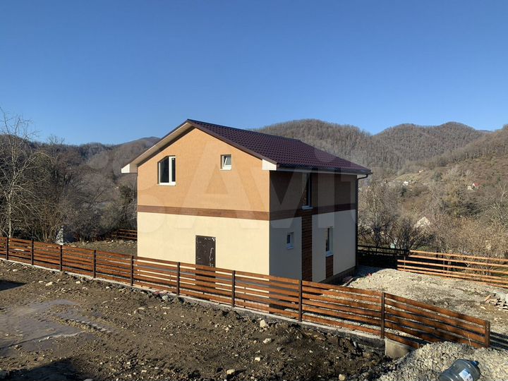 Дом 112 м² на участке 5 сот.