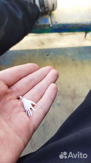 Рука для Киры Йошикаге