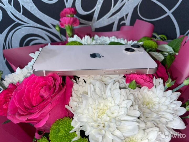 Телефон iPhone13
