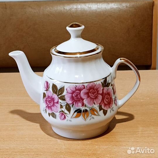 Чайный сервиз - 6 персон.Цветы.Фарфор. Рига. СССР