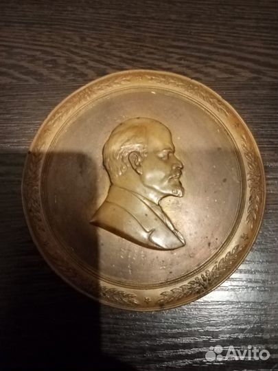 Плакетка-барельеф Ленин латунь