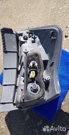 Продам задние фонари тойота приус альфа