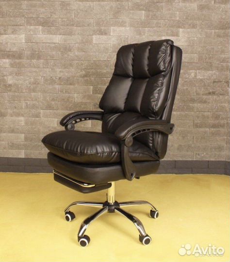 Компьютерное офисное кресло руководителя