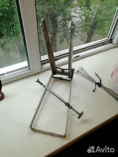 Станок для правки колес велосипеда