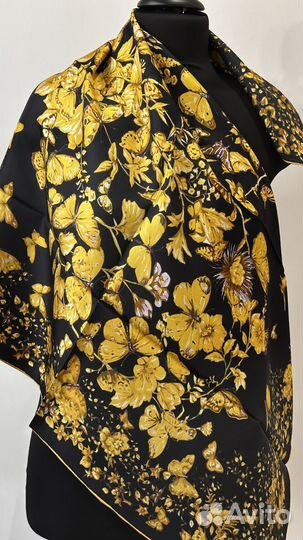 Платок Dior в брендовой упаковке