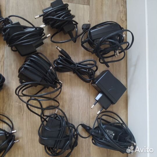 Зарядки для телефонов Nokia motorola samsung и др