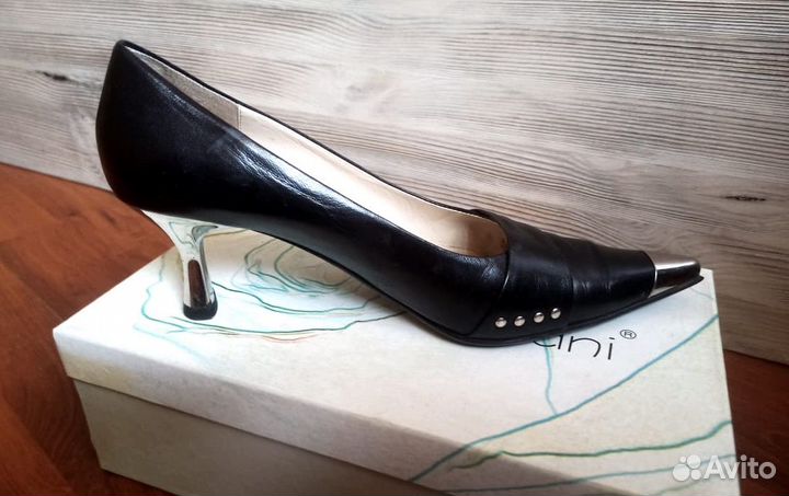 Туфли лодочки черные 39