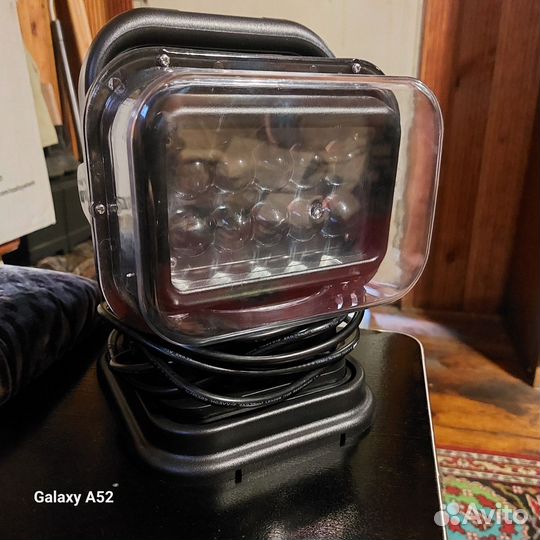 Фараискатель ксенононовый