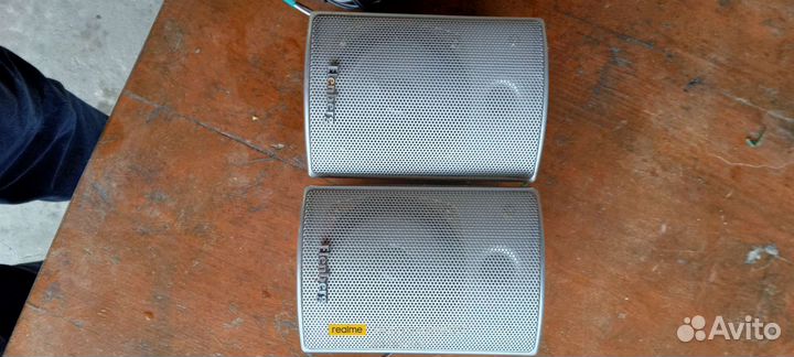 Колонки по 20 вт каждая эленберг