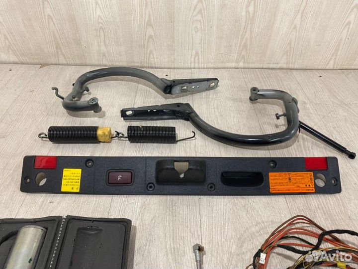 Привод крышки багажника Mercedes Benz S500L W221