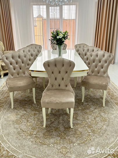 Стол со стульями