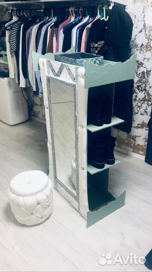 Шикарная обувница с зеркалом и пуфиком