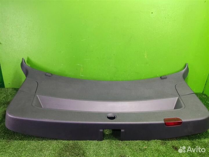 Обшивка крышки багажника volkswagen Golf Plus 2008