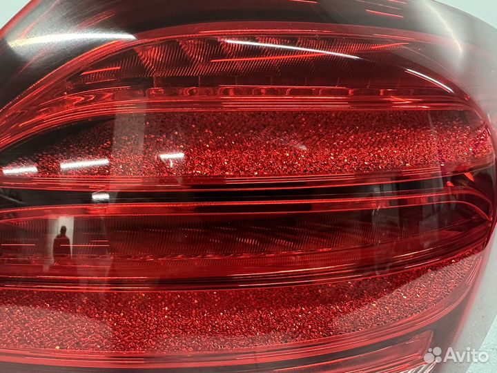 Правый фонарь Mercedes w213 оригинал