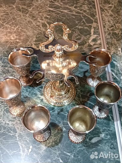 Набор рюмок на подставке